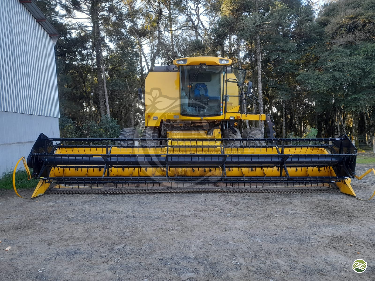 COLHEITADEIRA NEW HOLLAND TC 5090 D.K Agronegócios - Máquinas e Implementos Agrícolas PRUDENTOPOLIS PARANÁ PR